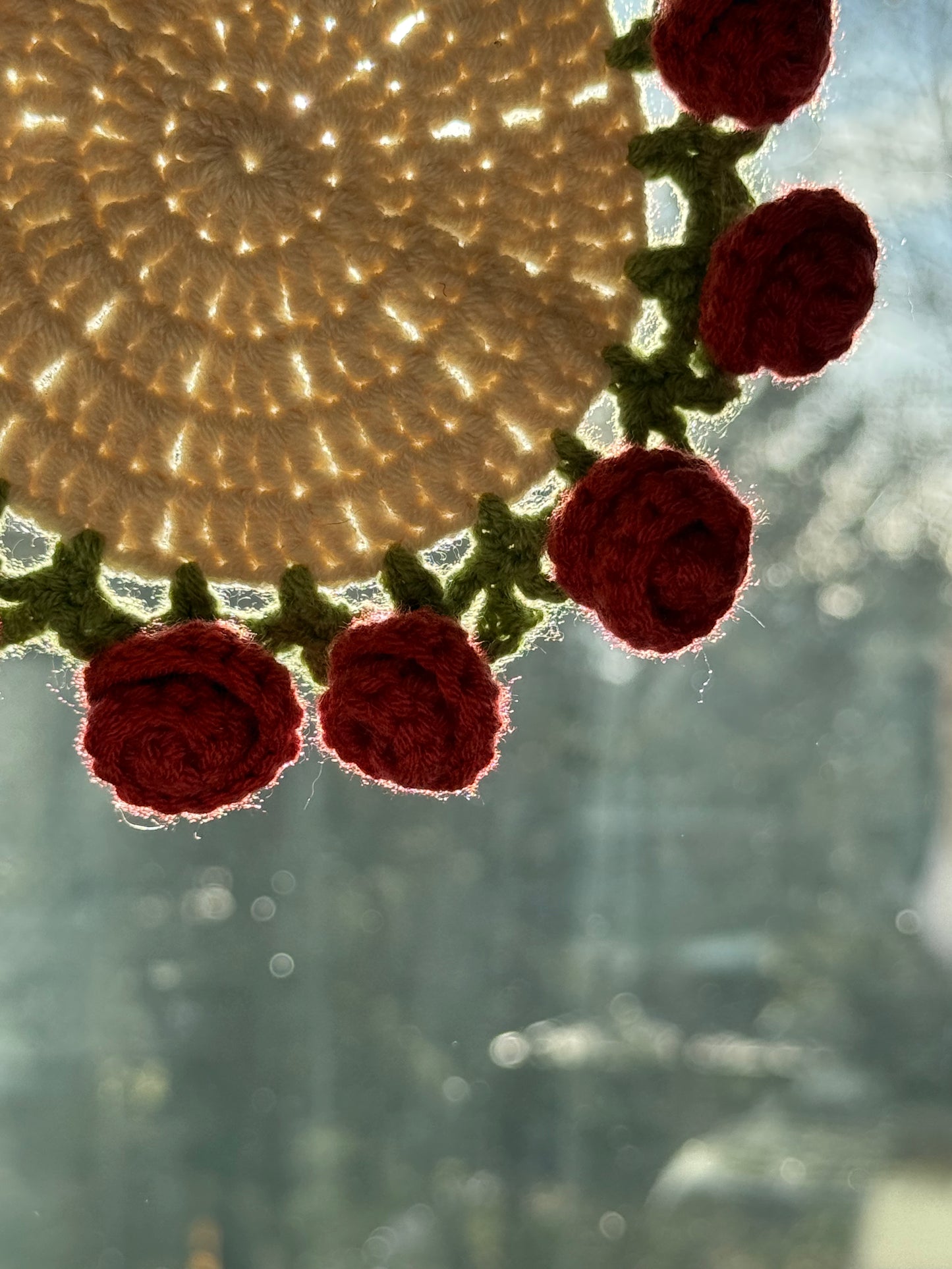 Käsintehty ROSA-virkattu kukkaalus, virkattu ruusukimppualustanko, kukkalautanen, lahja hänelle, äitienpäivälahja, ystävänpäivälahja